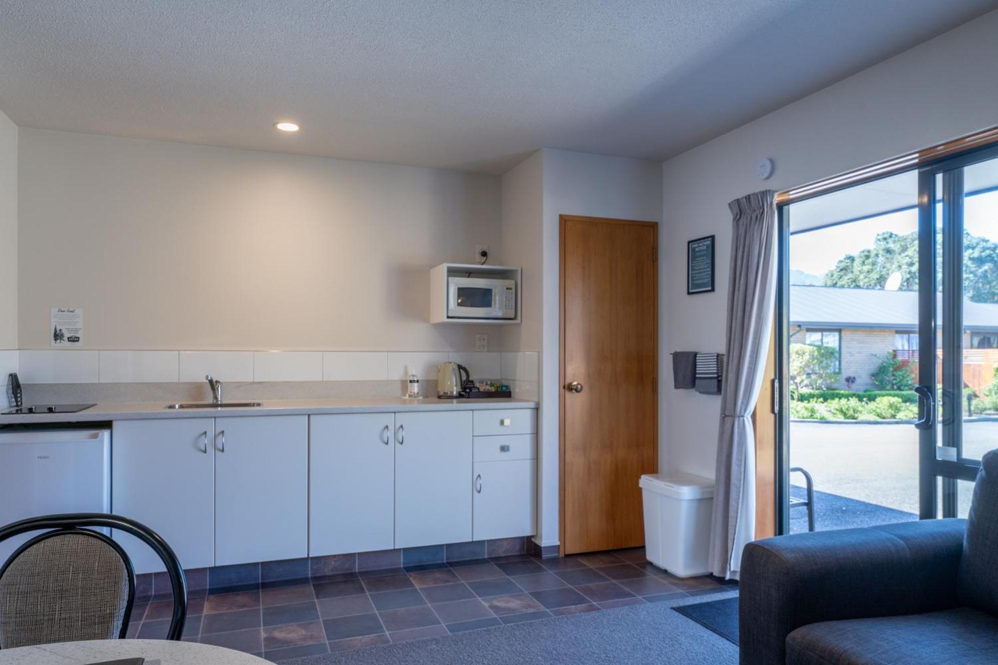 Asure Highpark Motor Inn Greymouth Room photo